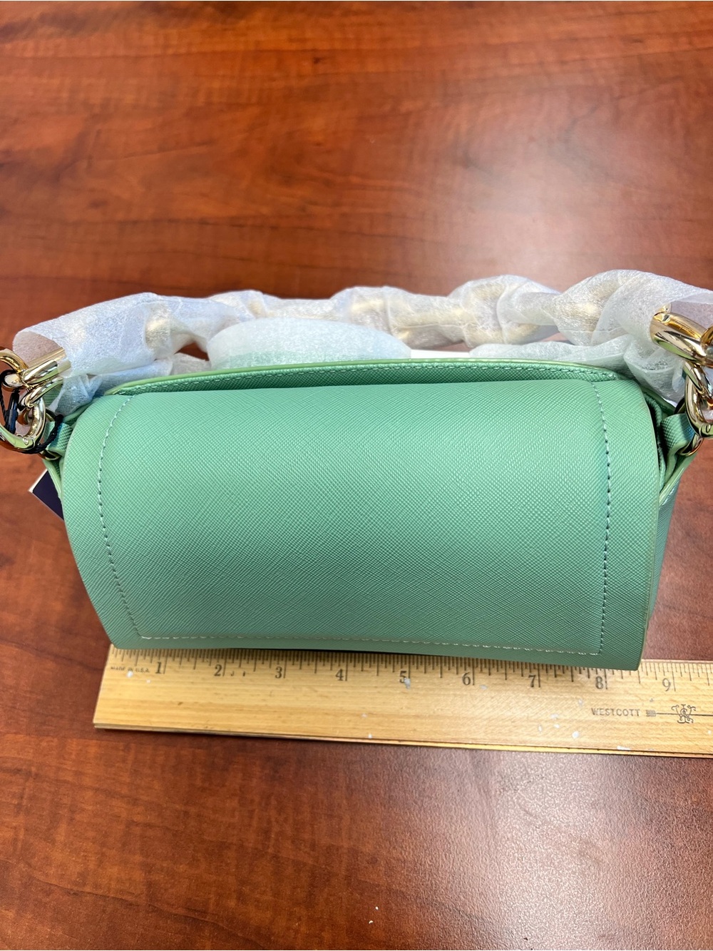 Mint Green vegan leather crossbody bag with Gold Hardware and chain. NWT - Picture 9 of 10